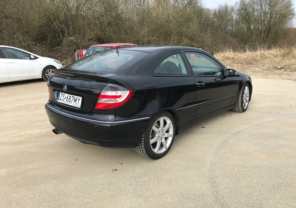 Mercedes-Benz Klasa C cena 13900 przebieg: 218134, rok produkcji 2005 z Szczecin małe 232